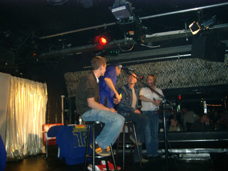 der westen siegt, wie im echten leben..