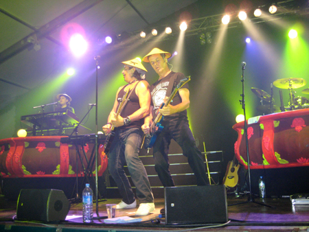 die gitarren legen los..