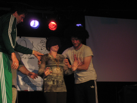 nein, sie sieht nix..