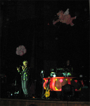 tom f�hrt ins thema ein