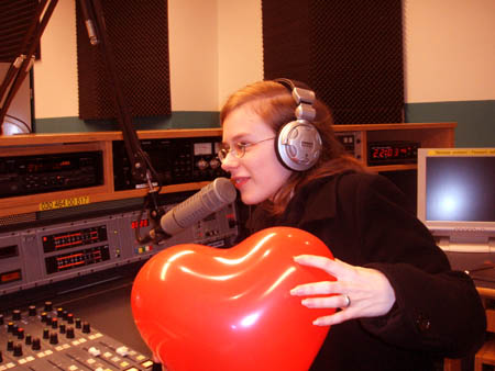 chrissy mit herzballon