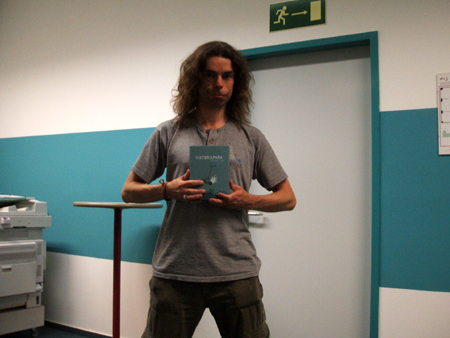 man kann cds kaufen!