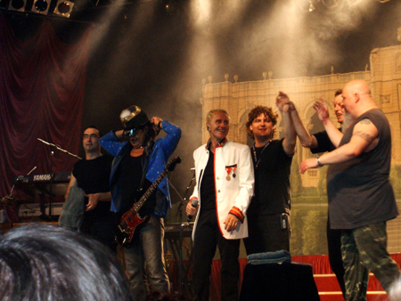 servus, pf�ati, baba..