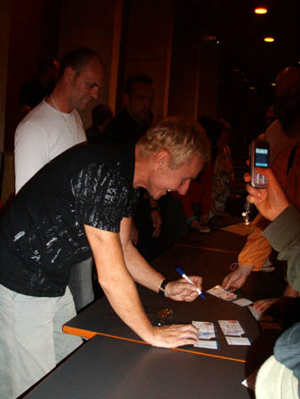 ..am merchandising-stand..