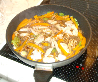 hähnchen mit nüssen..