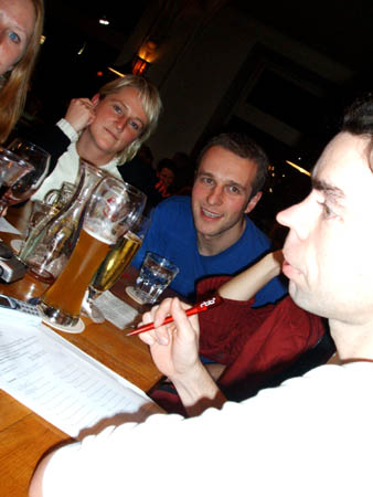 spannung beim rätseln..