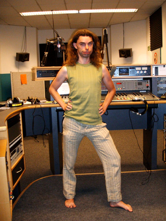 springhuhn mit neuer schwuler hose