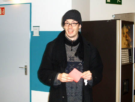 christian mit wettermütze und sendekonzept