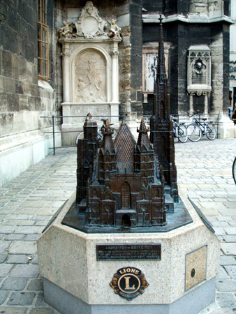 der stephansdom in klein